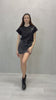 T-shirt con strass applicati