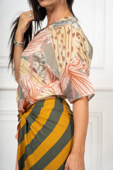 modella indossando Completo Savana colore