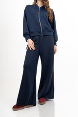 modella indossando Pantalone palazzo felpa con elastico colore Blu Unica