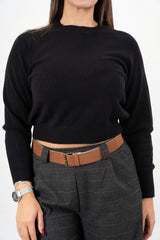 modella indossando Maglia basic a manica raglan in filato misto viscosa colore Nero Unica