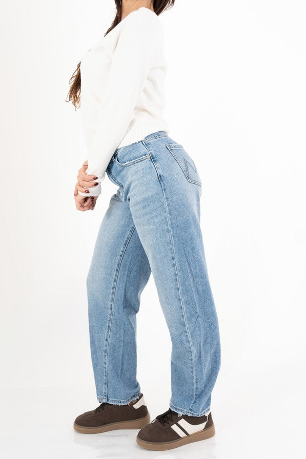 modella indossando Maglione sportivo con maniche raglan e bordo a coste colore