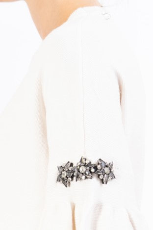 Maglia Balloon Chic con spilla gioiello