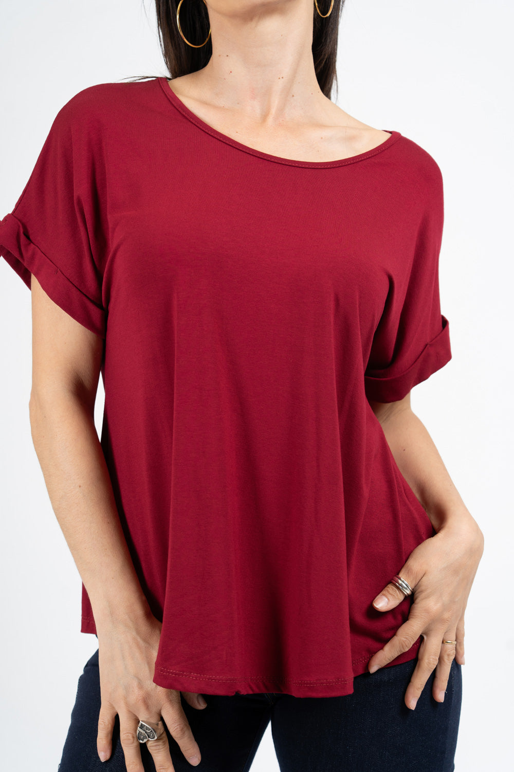 Maglia ampia in viscosa elasticizzata con scollo a V e incrocio sul retro.