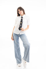 modella indossando Cravatta raso gioiello con applicazioni decorative colore