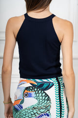 modella indossando Top in Maglia Scollo Americano a Costine colore