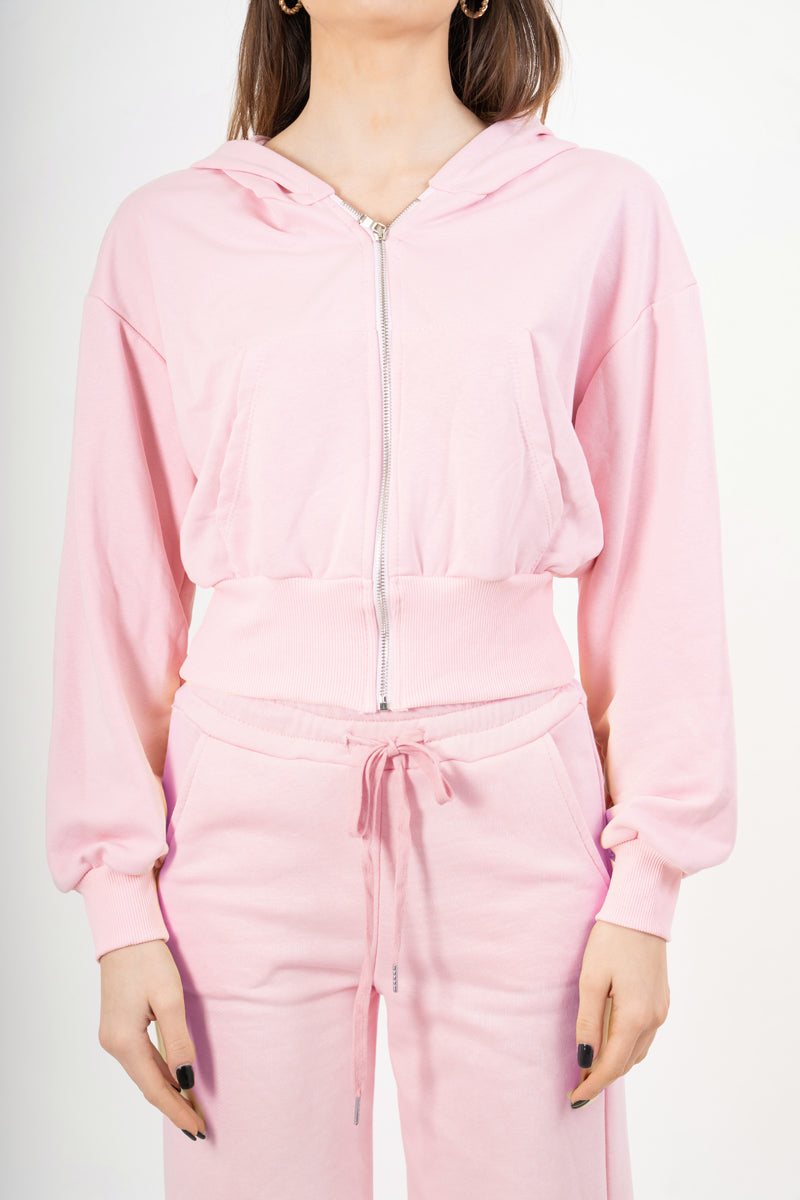 modella indossando Giacca felpa over con cappuccio e zip colore Rosa Unica