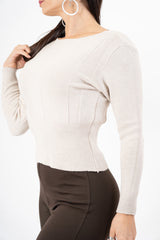 modella indossando Maglioncino Soft Lines con scollo barca colore