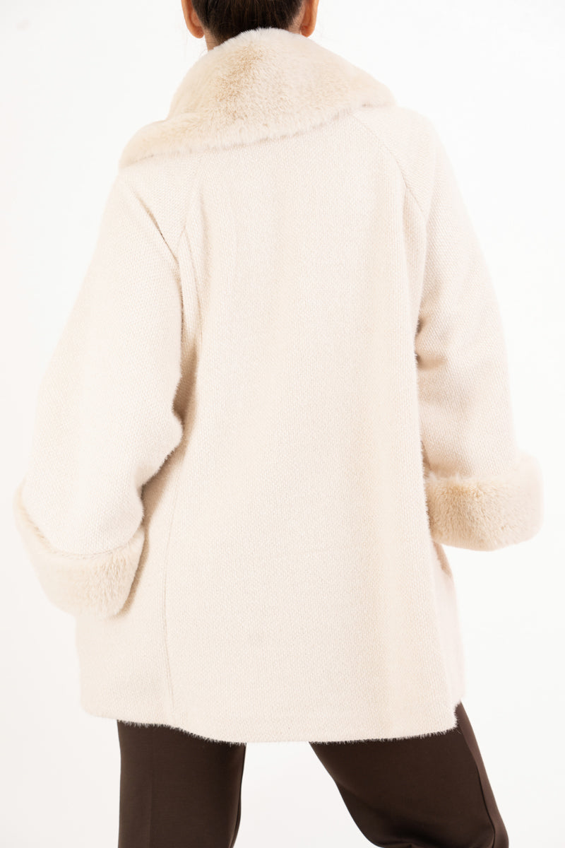 Mantella Velvet Fur in chenille con collo in eco pelliccia