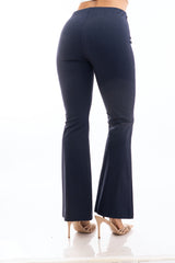 modella indossando Pantalone a zampa elasticizzato vita alta in tessuto micro gessato Blu colore