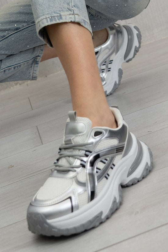 Sneakers running stile sporty-chic