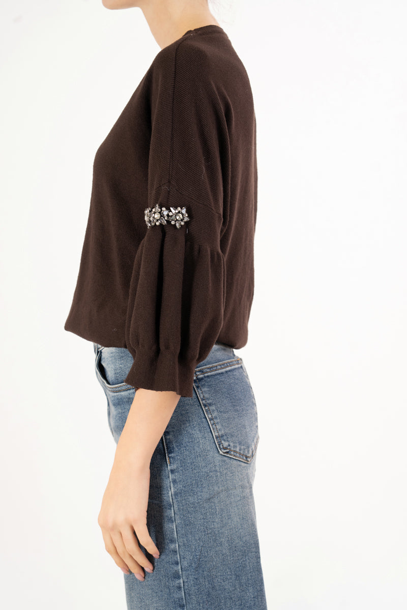 Maglia Balloon Chic con spilla gioiello