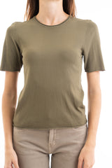 modella indossando Maglia in filato leggero a manica corta con finiture a vivo colore Militare Unica