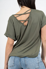 Maglia ampia in viscosa elasticizzata con scollo a V e incrocio sul retro.