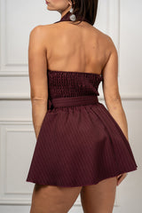 modella indossando Abito Elodie con shorts interni colore