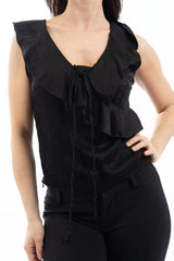 modella indossando Blusa smanicata con scollo a V e balza incrociata colore Nero Unica