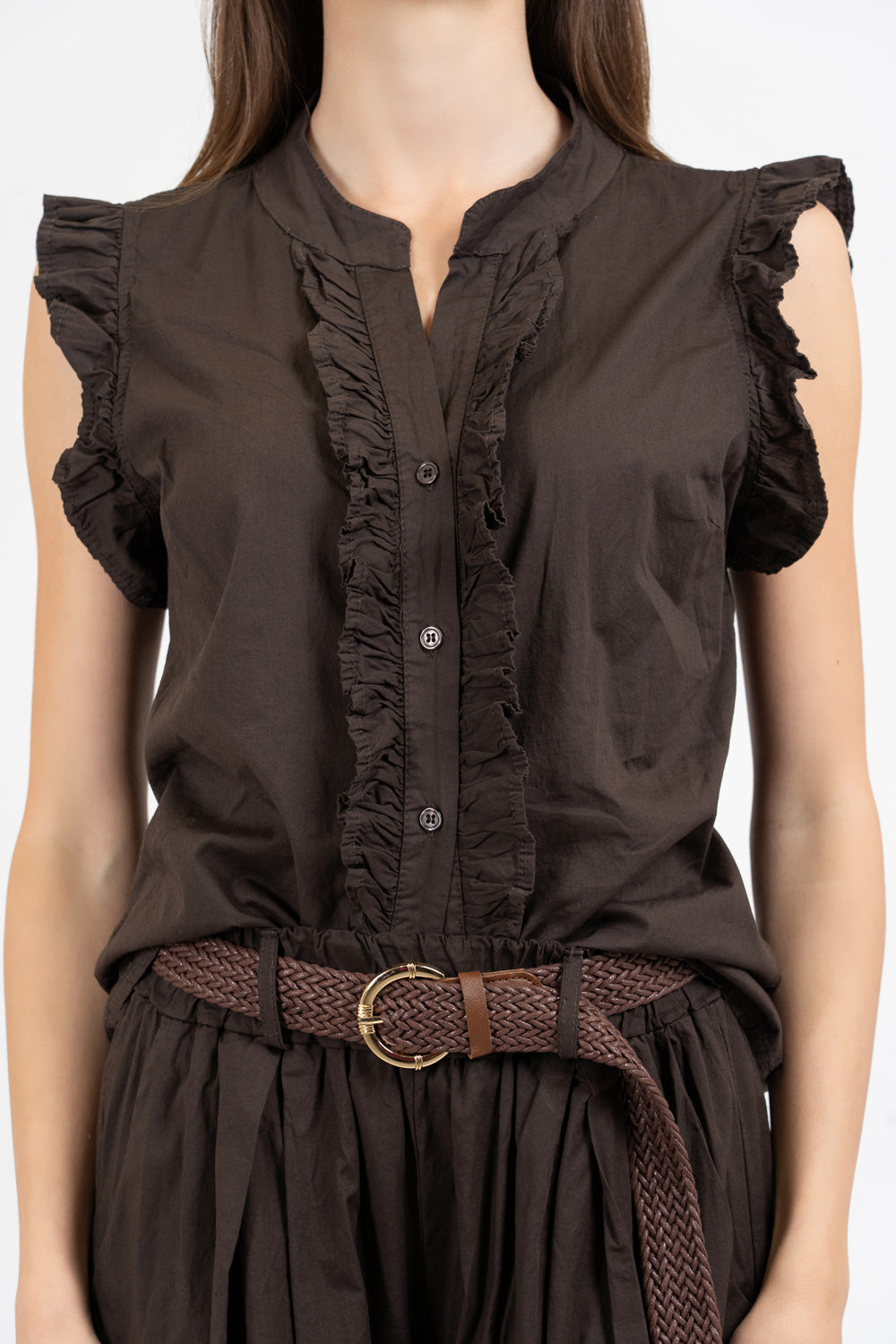 Camicia smanicata con rouge in cotone elasticizzato.