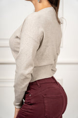 modella indossando Maglia Mirelle boxy in misto viscosa colore
