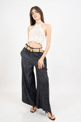 Pantalone palazzo effetto lino delavé con cintura intrecciata.