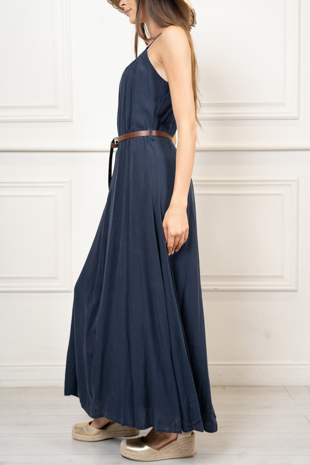 Abito lungo in Tencel con cintura.
