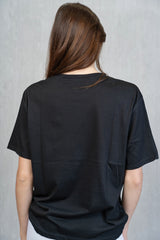 T-shirt Over in Cotone Elasticizzato nera con Ricamo Beige "Segni Particolari...."