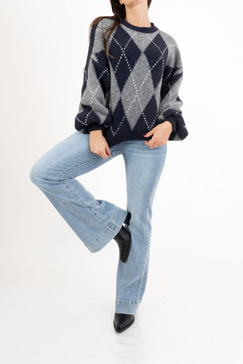 modella indossando Maglione fantasia SoftArgyle in misto lana colore