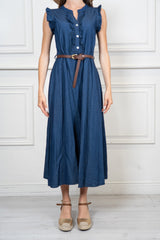 modella indossando Abito lungo in chambray con rouche e cintura colore
