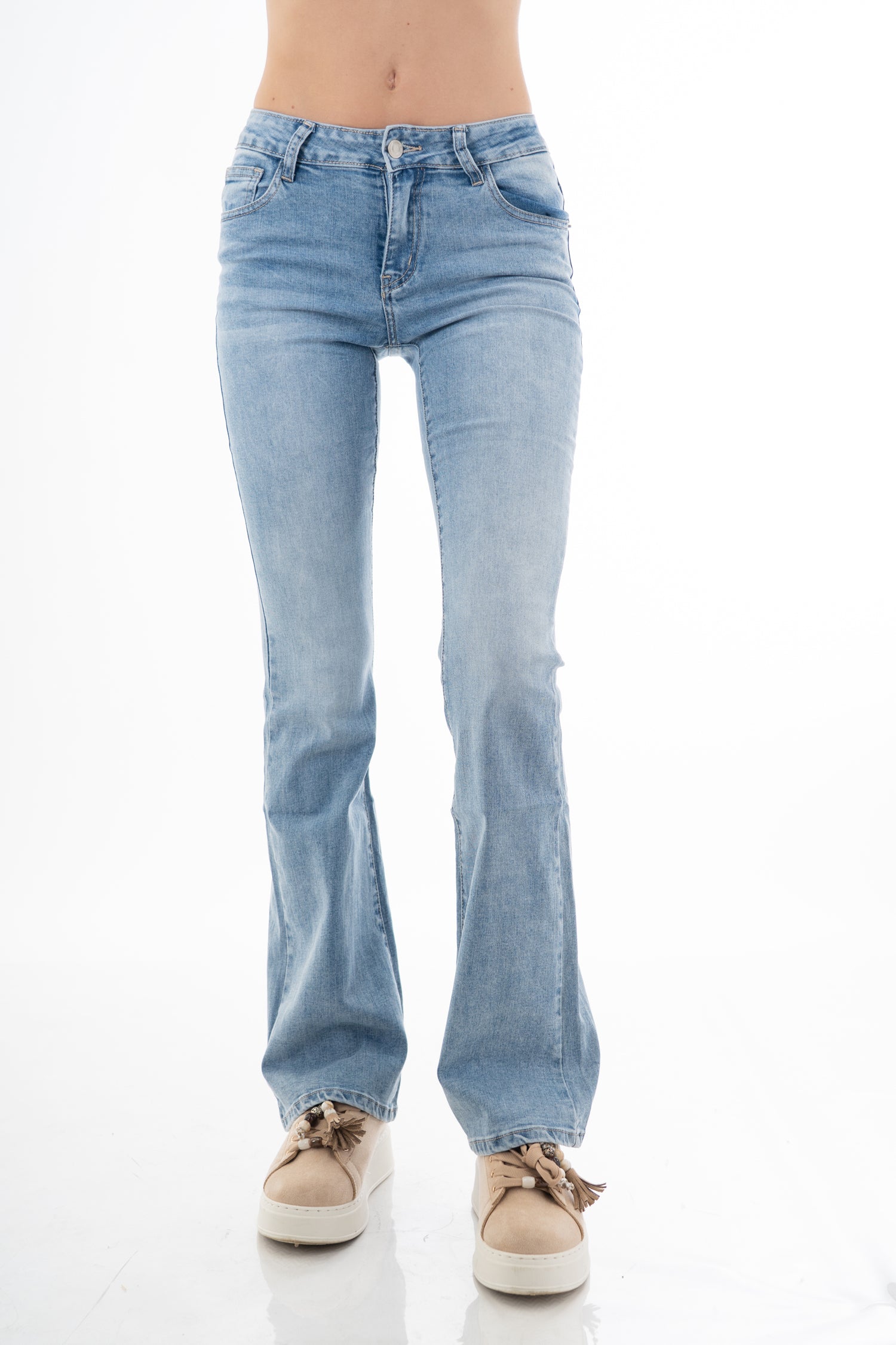 Jeans donna vita bassa a zampa in denim leggero elasticizzato