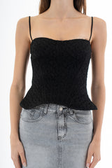 modella indossando Bustier in pizzo con coppe preformate e fondo a godet modellante colore Nero Unica