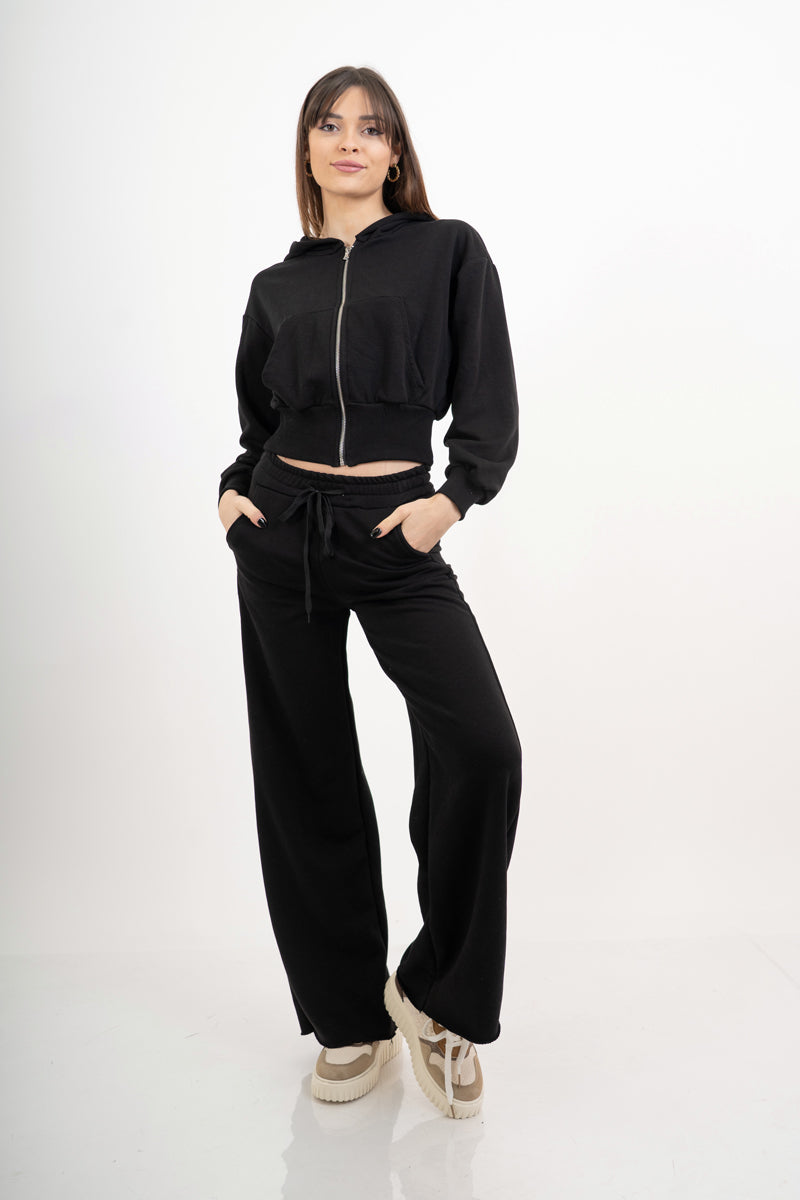 modella indossando Pantalone palazzo in felpa elasticizzata con coulisse colore