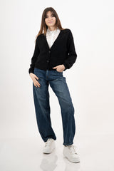 modella indossando Cardigan ampio con scollo a V e maniche a palloncino colore