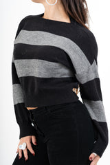 modella indossando Maglioncino Soft Stripes in misto lana colore