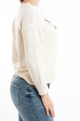 modella indossando Maglione girocollo con scritta “Ho sempre ragione” in cotone misto colore