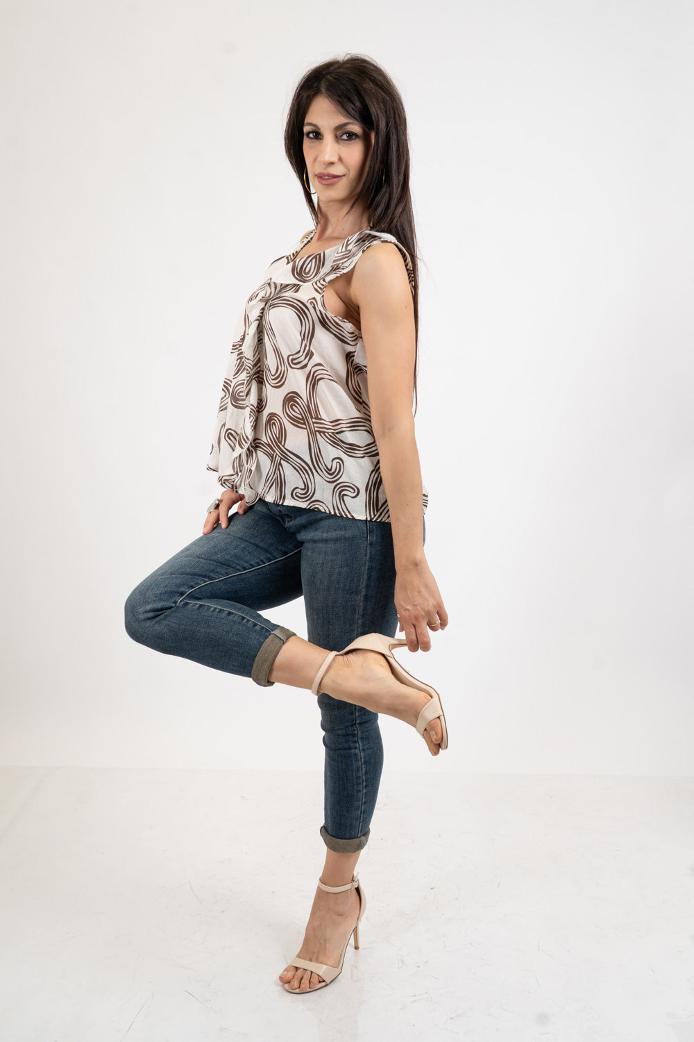 Blusa fantasia Onde Grafiche con balze in cotone.