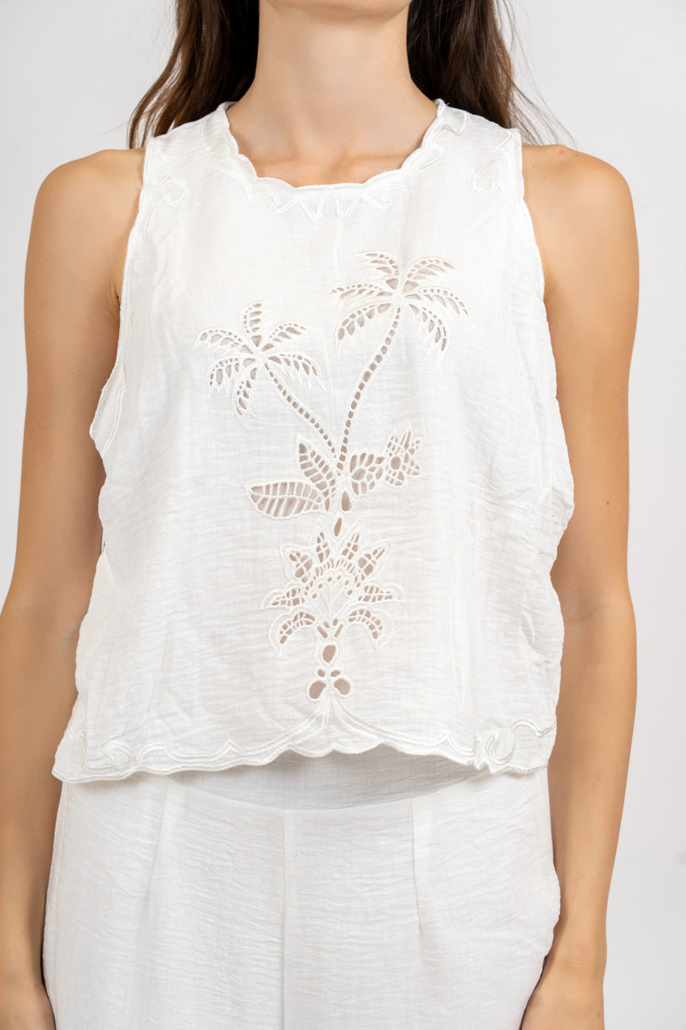 Completo palme traforate in rayon lino.