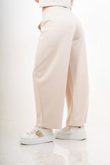 modella indossando Pantalone in misto viscosa con elastico in vita colore